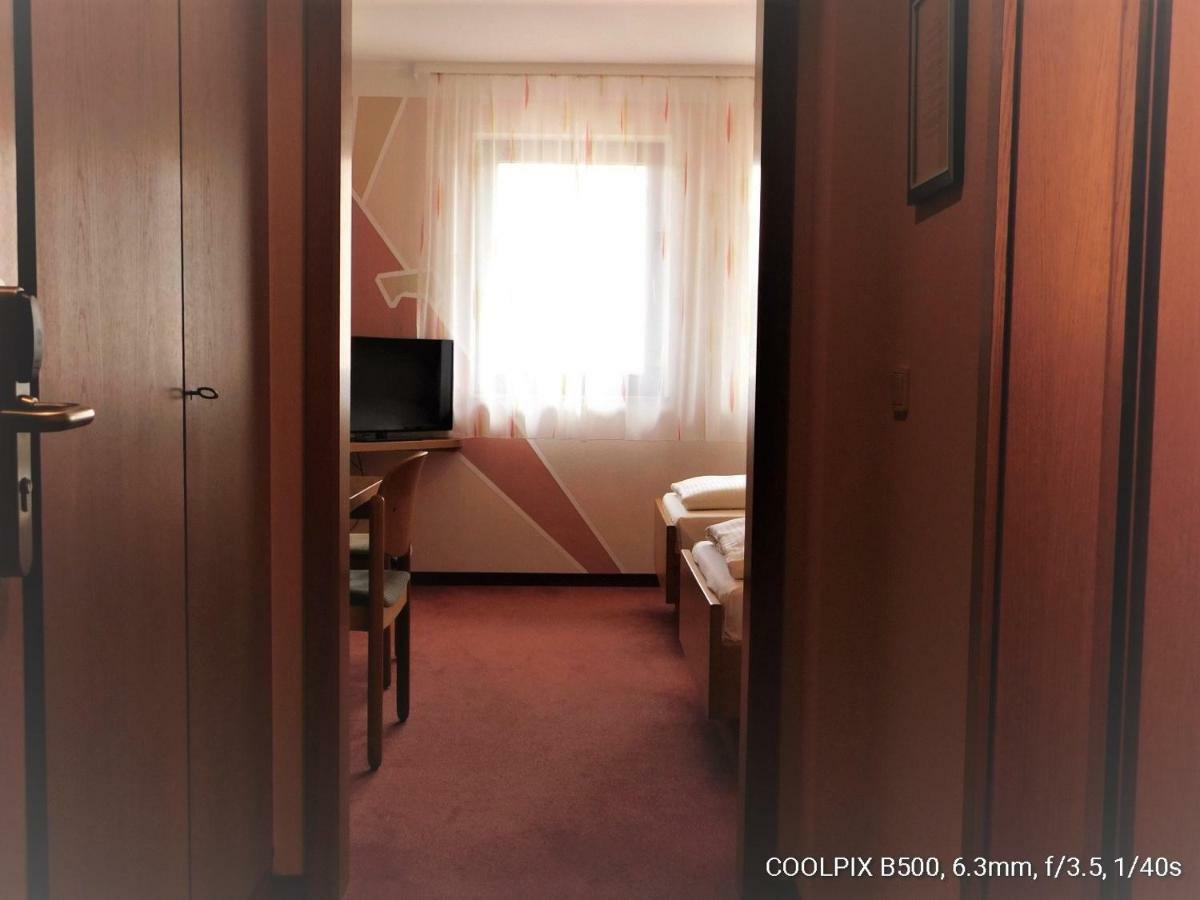 Gasthof Landhotel Gruner Baum Cadolzburg Εξωτερικό φωτογραφία
